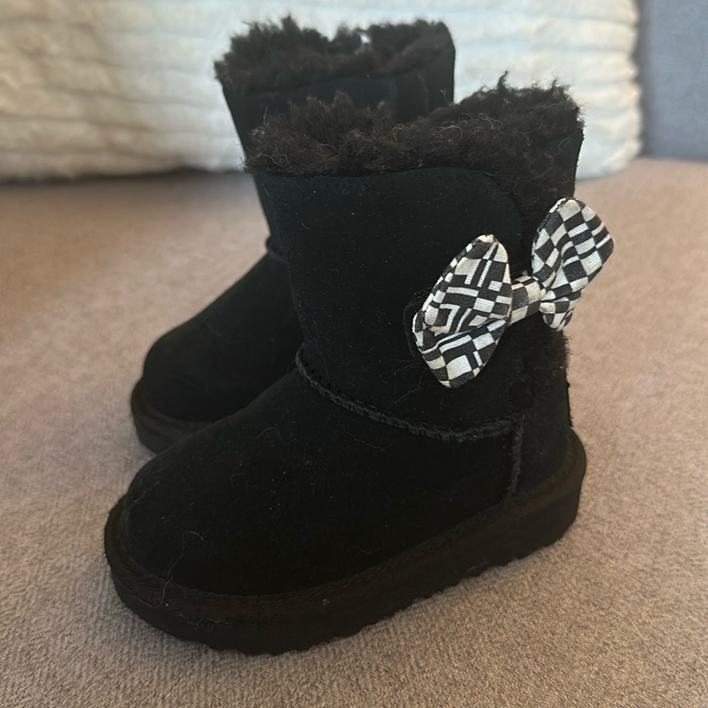 Toddler girl uggs